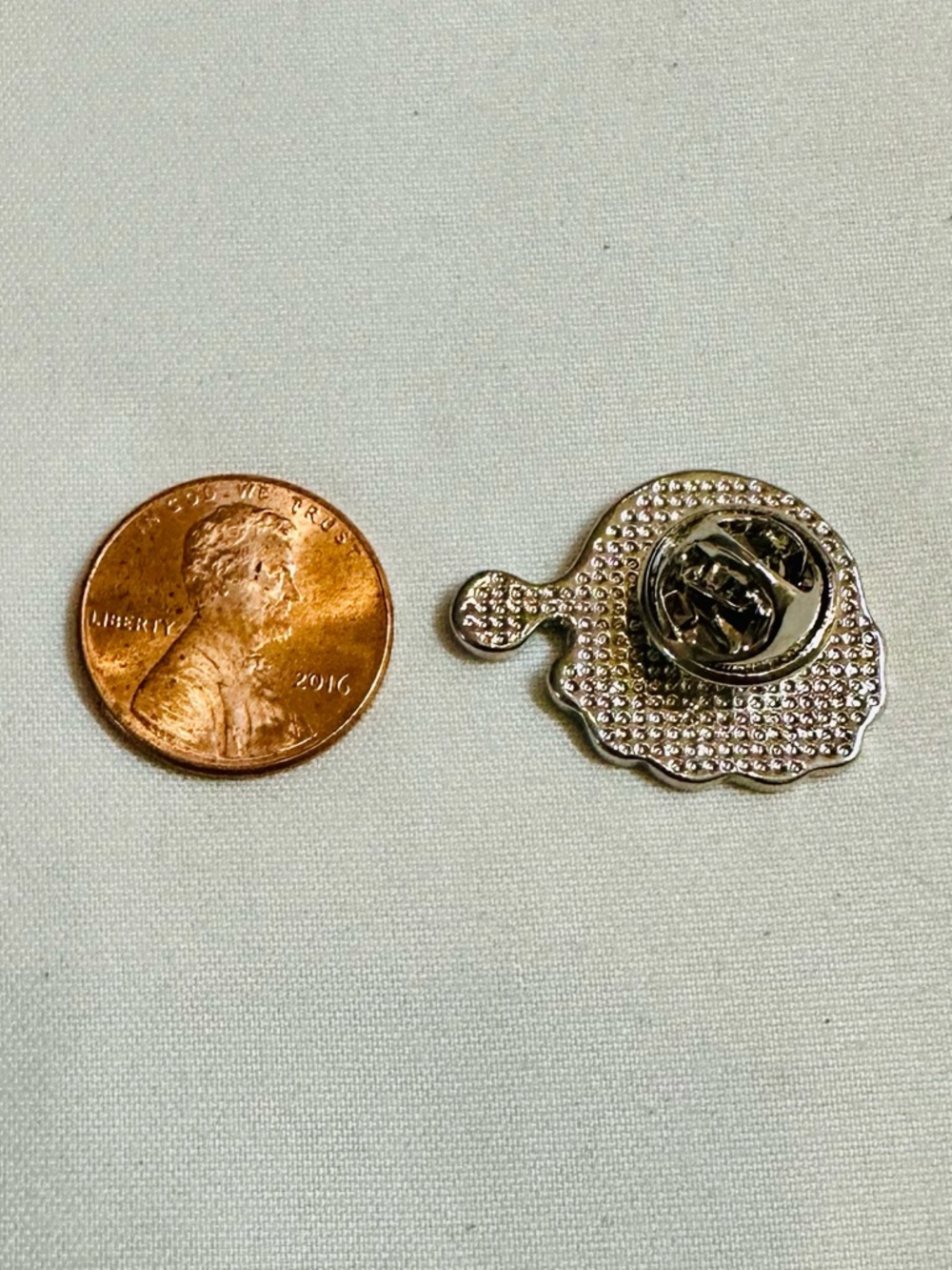 Santa Pin - Picture 3 of 3